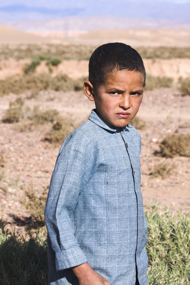 Maroc gamin désert